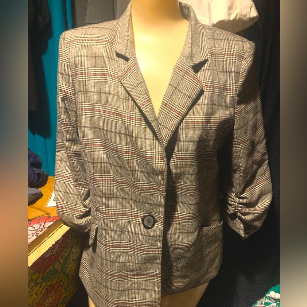 Beautiful plaid blazer